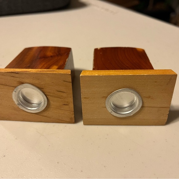 Wooden salt and pepper shakers “here lies, pepper and salt” tombstones - Picture 4 of 4